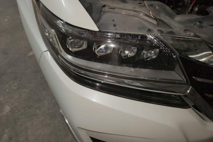 Used Honda Elysion 2016 2.4L Luxury Edition Right Front Headlight