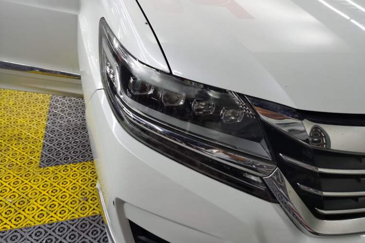 Used Honda Elysion 2016 2.4L Luxury Edition Right Front Headlight