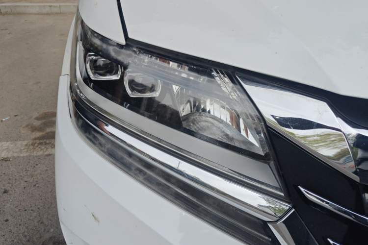 Used Honda Elysion 2016 2.4L Style Edition Right Front Headlight