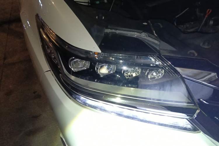 Used Honda Elysion 2016 2.4L Luxury Edition Right Front Headlight