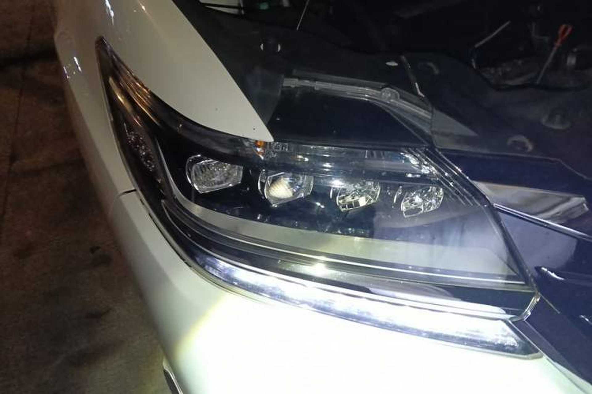 Used Honda Elysion 2016 2.4L Luxury Edition Right Front Headlight