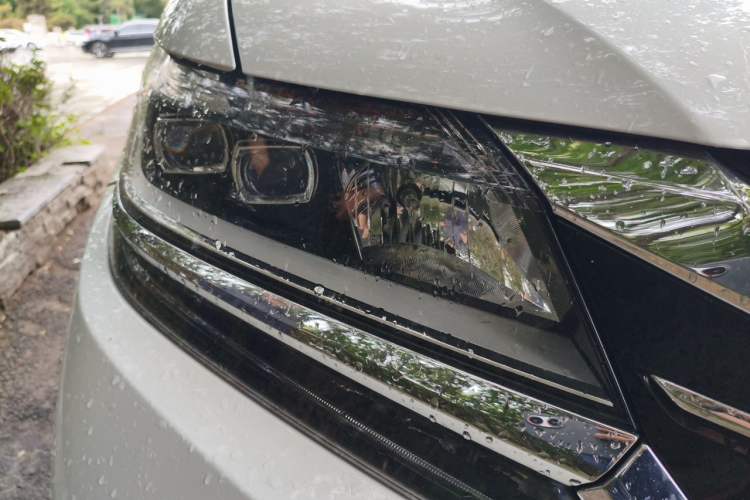 Used Honda Elysion 2016 2.4L Comfort Edition Right Front Headlight