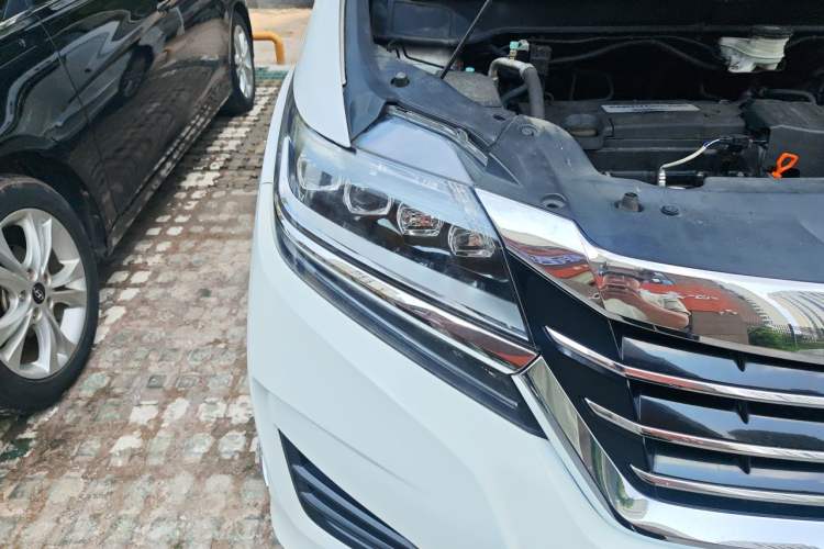 Used Honda Elysion 2016 2.4L Luxury Edition Right Front Headlight