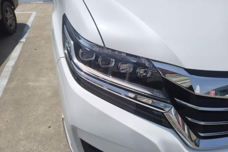 Used Honda Elysion 2016 2.4L Luxury Edition Right Front Headlight
