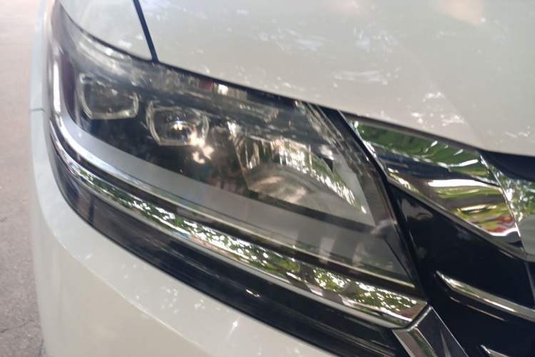 Used Honda Elysion 2016 2.4L Classic Edition Right Front Headlight
