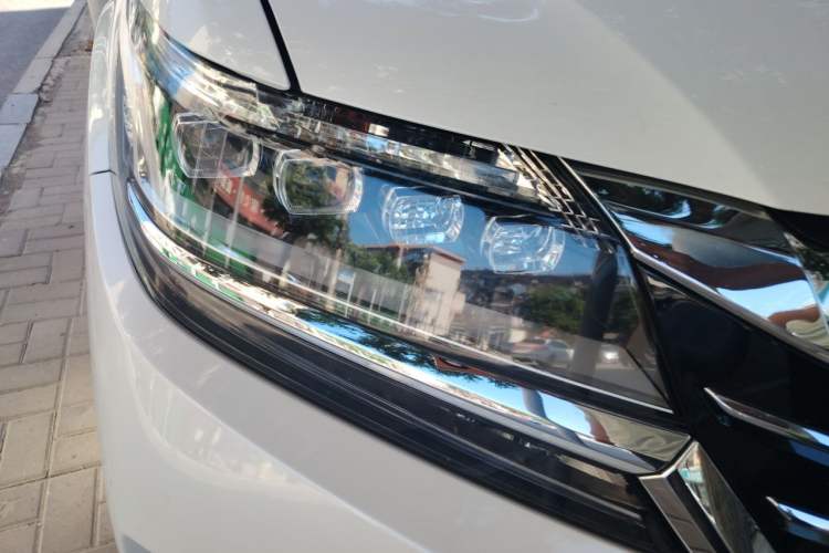 Used Honda Elysion 2016 2.4L Luxury Edition Right Front Headlight