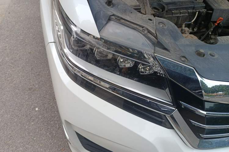 Used Honda Elysion 2016 2.4L Supreme Edition Right Front Headlight