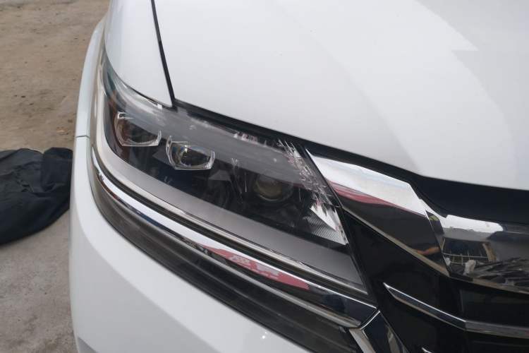 Used Honda Elysion 2016 2.4L Style Edition Right Front Headlight