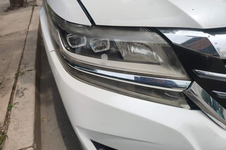 Used Honda Elysion 2016 2.4L Comfort Edition Right Front Headlight