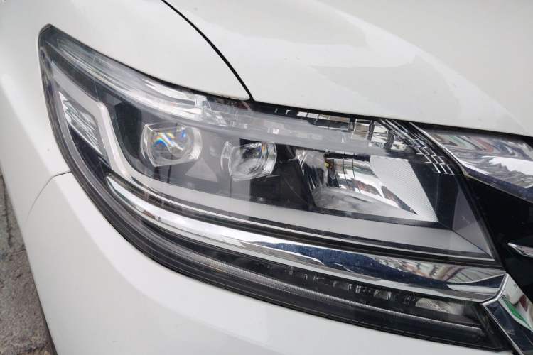 Used Honda Elysion 2016 2.4L Classic Edition Right Front Headlight