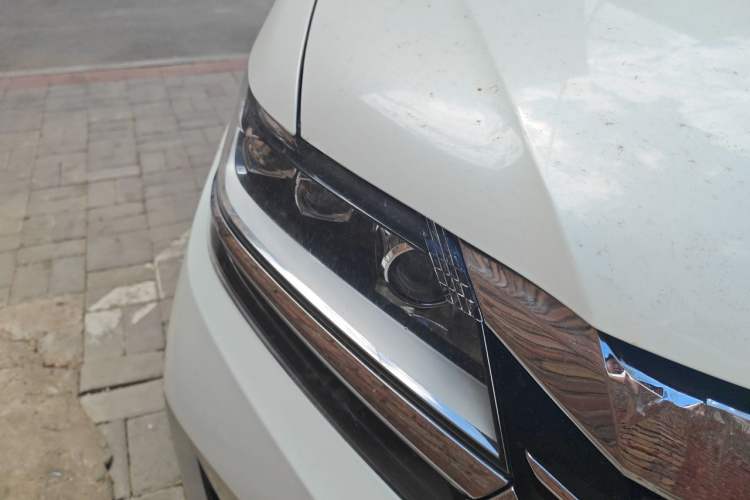 Used Honda Elysion 2016 2.4L Style Edition Right Front Headlight