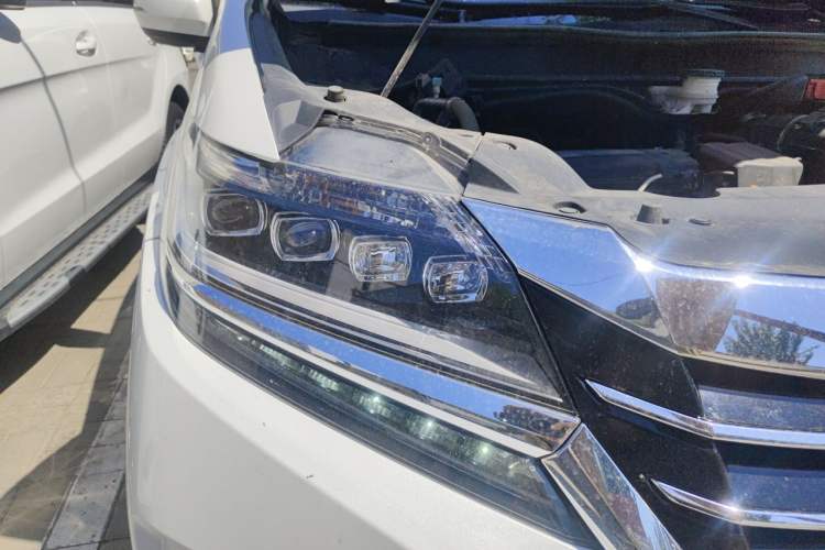 Used Honda Elysion 2016 2.4L Supreme Edition Right Front Headlight