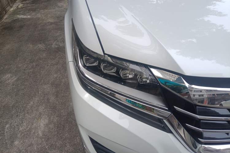 Used Honda Elysion 2016 2.4L Supreme Edition Right Front Headlight