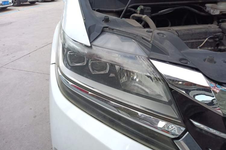 Used Honda Elysion 2016 2.4L Classic Edition Right Front Headlight