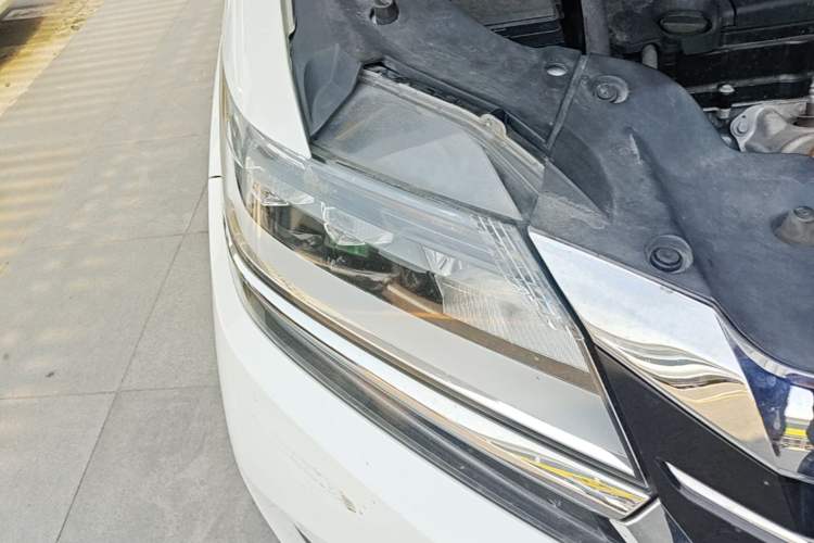 Used Honda Elysion 2016 2.4L Style Edition Right Front Headlight