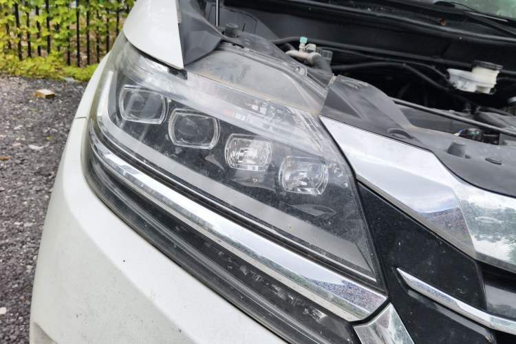 Used Honda Elysion 2016 2.4L Luxury Edition Right Front Headlight