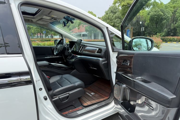 Used Honda Elysion 2016 2.4L Luxury Edition Right Front Seat
