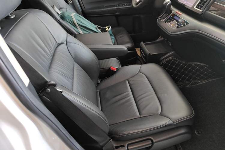 Used Honda Elysion 2016 2.4L Luxury Edition Right Front Seat