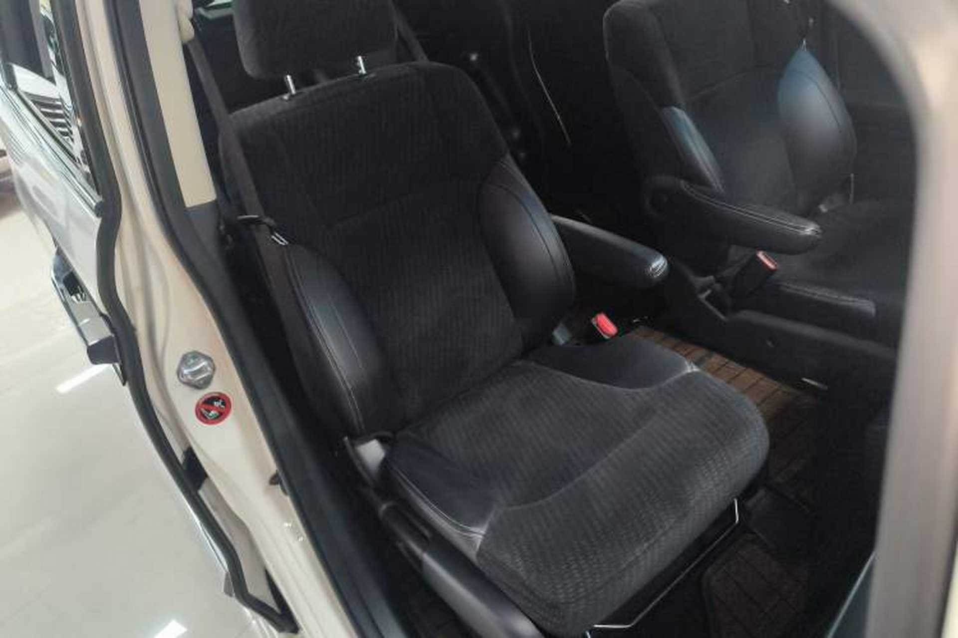 Used Honda Elysion 2016 2.4L Classic Edition Right Front Seat
