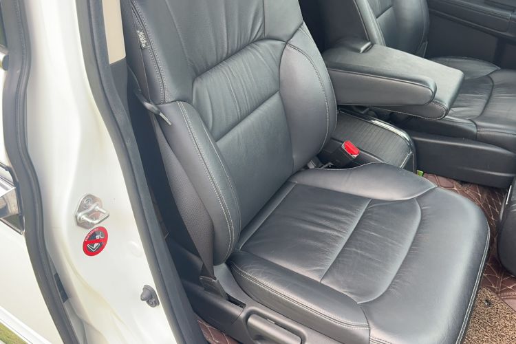 Used Honda Elysion 2016 2.4L Supreme Edition Right Front Seat