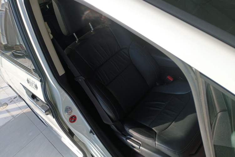 Used Honda Elysion 2016 2.4L Supreme Edition Right Front Seat