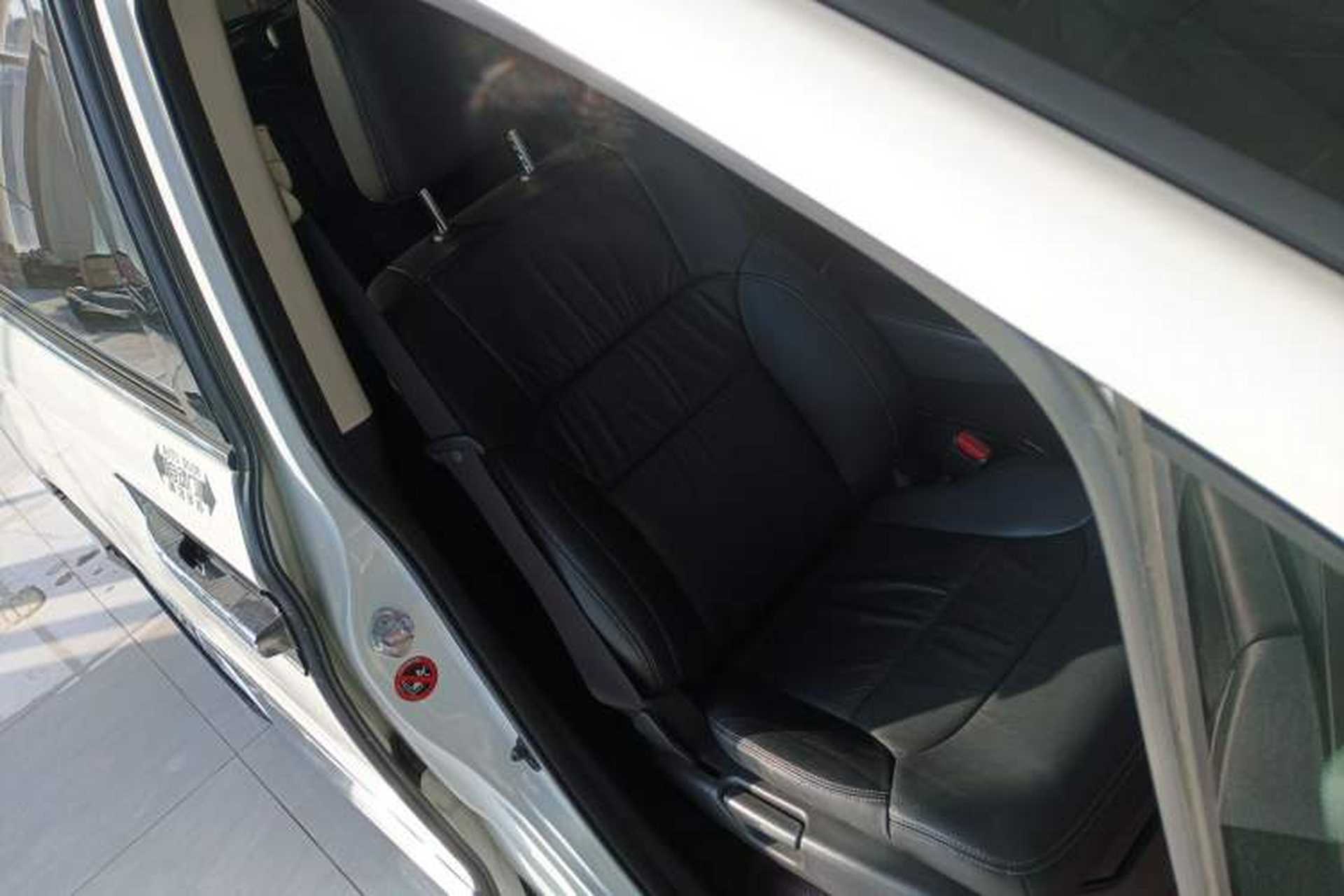 Used Honda Elysion 2016 2.4L Supreme Edition Right Front Seat