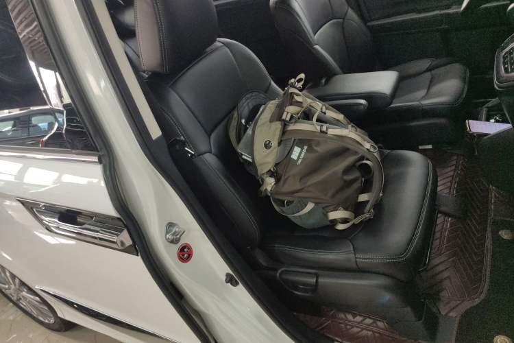 Used Honda Elysion 2016 2.4L Classic Edition Right Front Seat