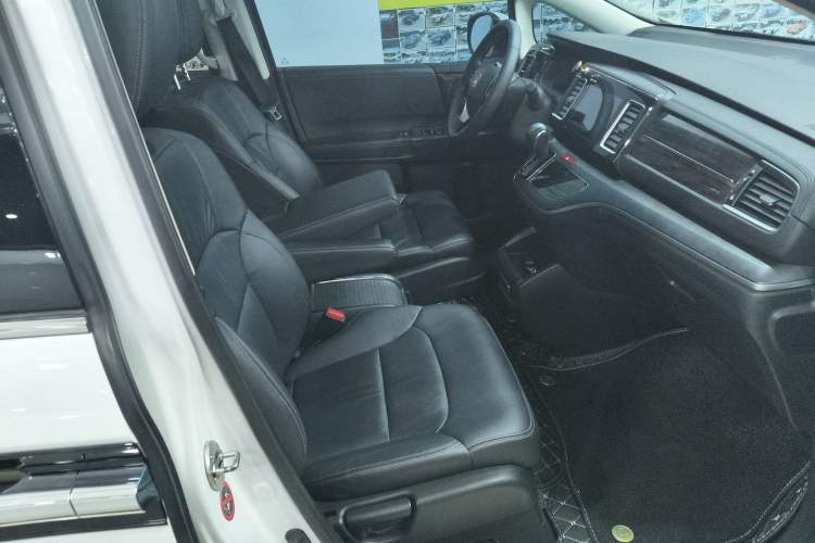 Used Honda Elysion 2016 2.4L Luxury Edition Right Front Seat