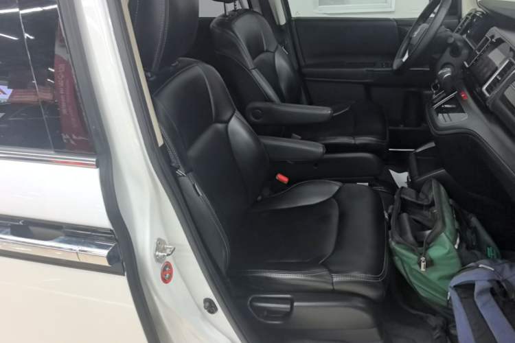 Used Honda Elysion 2016 2.4L Classic Edition Right Front Seat