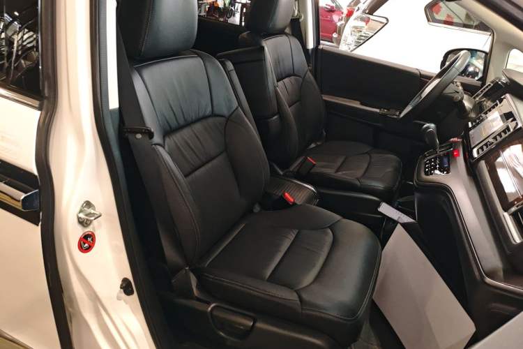 Used Honda Elysion 2016 2.4L Luxury Edition Right Front Seat