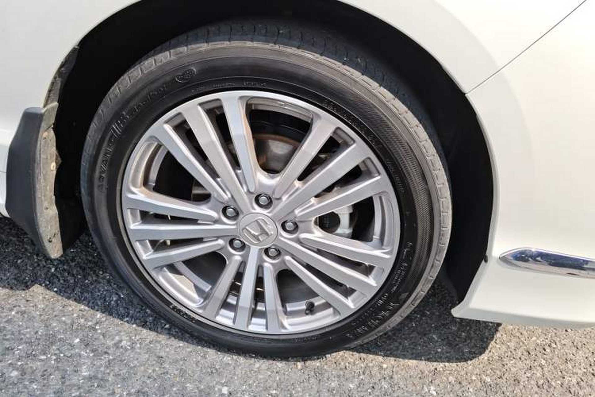 Used Honda Elysion 2016 2.4L Luxury Edition Right Front Wheel Hub