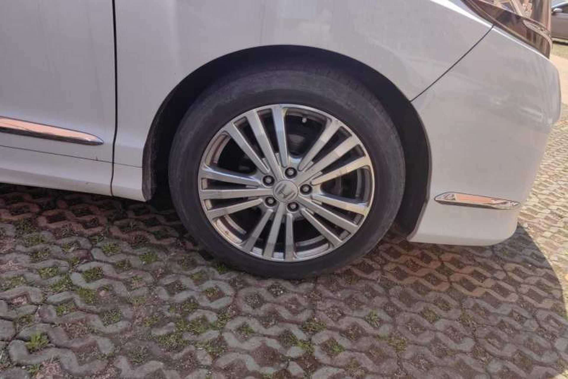 Used Honda Elysion 2016 2.4L Supreme Edition Right Front Wheel Hub