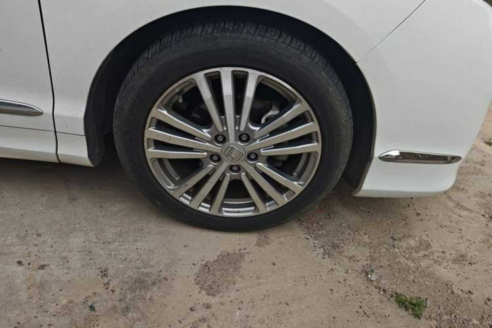 Used Honda Elysion 2016 2.4L Comfort Edition Right Front Wheel Hub
