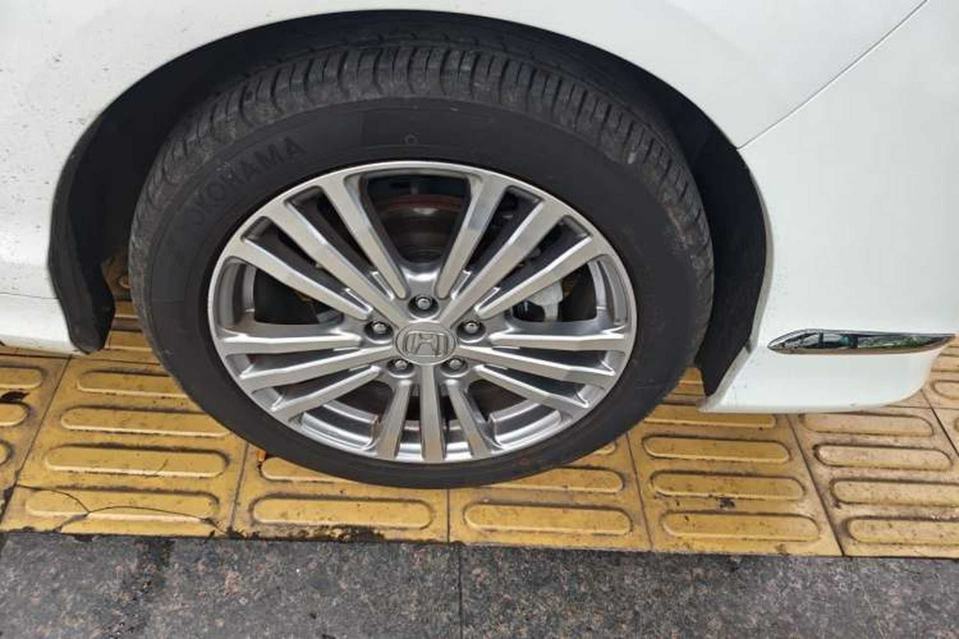 Used Honda Elysion 2016 2.4L Luxury Edition Right Front Wheel Hub