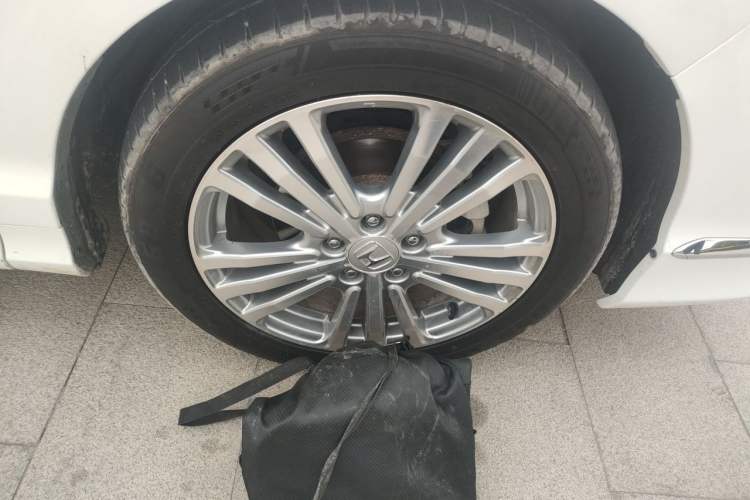 Used Honda Elysion 2016 2.4L Supreme Edition Right Front Wheel Hub