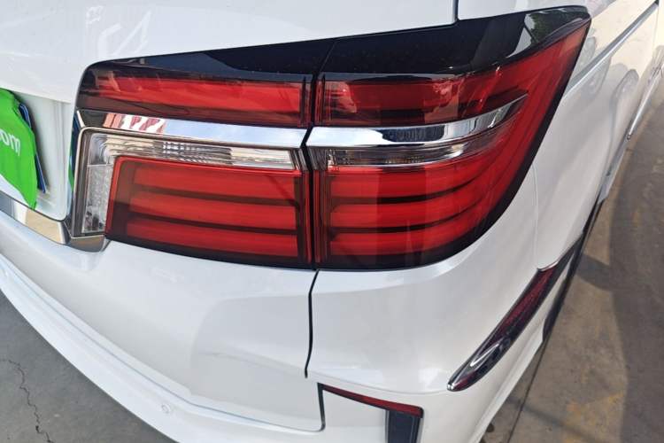 Used Honda Elysion 2016 2.4L Comfort Edition Right Rear Taillight