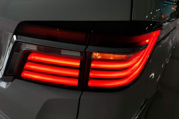 Used Honda Elysion 2016 2.4L Supreme Edition Right Rear Taillight