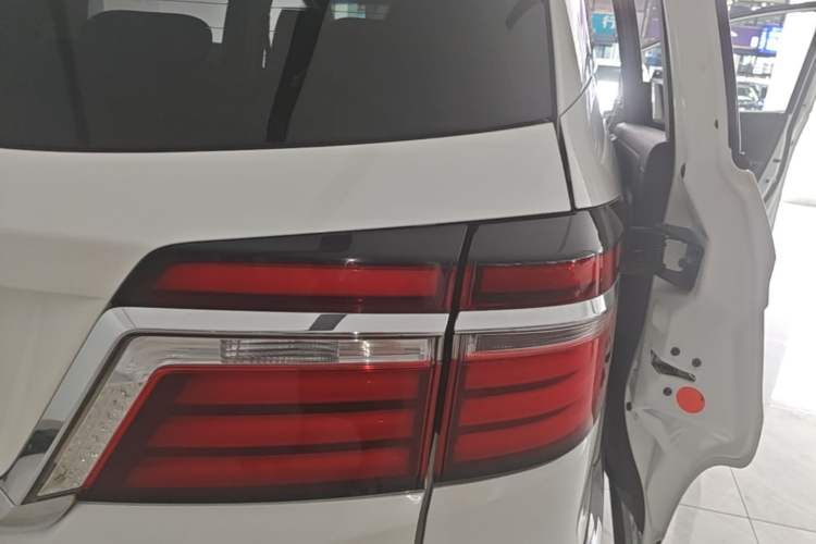 Used Honda Elysion 2016 2.4L Supreme Edition Right Rear Taillight