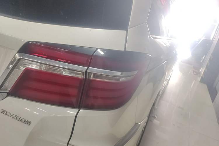 Used Honda Elysion 2016 2.4L Comfort Edition Right Rear Taillight