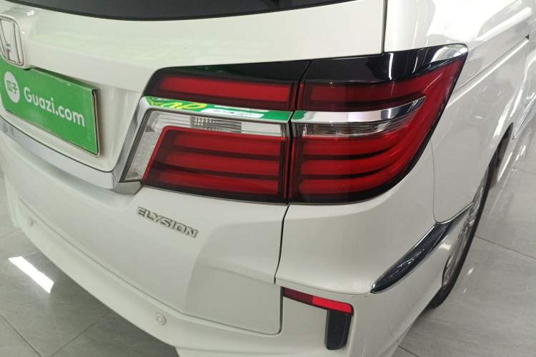 Used Honda Elysion 2016 2.4L Luxury Edition Right Rear Taillight
