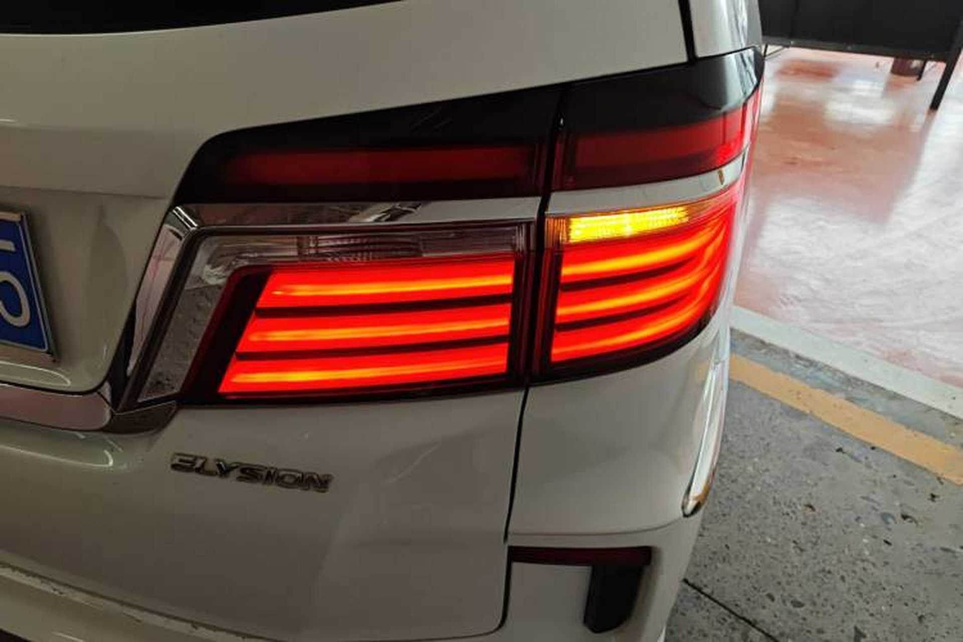 Used Honda Elysion 2016 2.4L Comfort Edition Right Rear Taillight