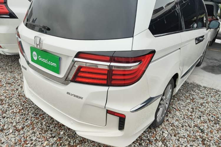 Used Honda Elysion 2016 2.4L Supreme Edition Right Rear Taillight
