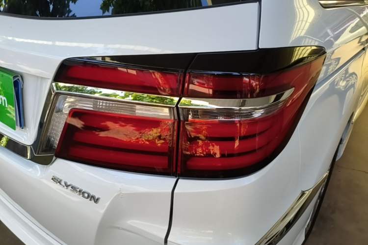 Used Honda Elysion 2016 2.4L Style Edition Right Rear Taillight