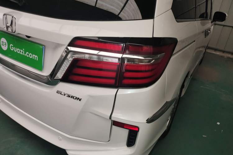 Used Honda Elysion 2016 2.4L Classic Edition Right Rear Taillight