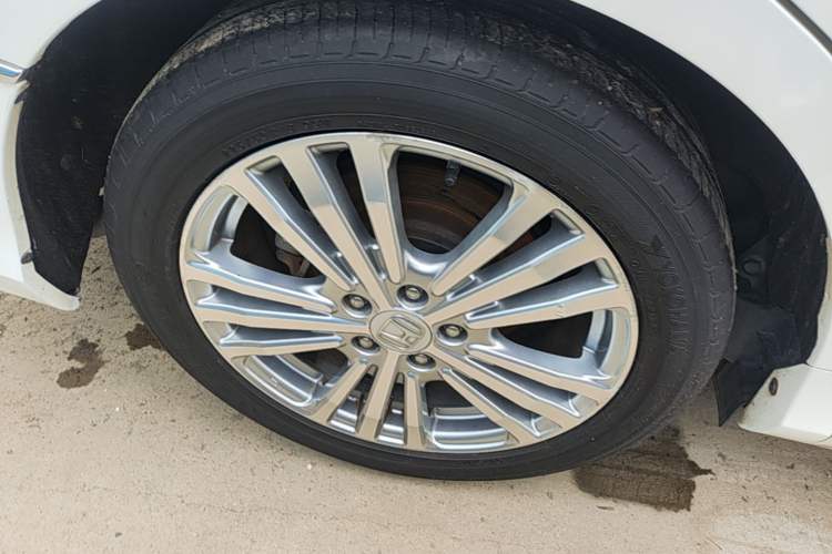 Used Honda Elysion 2016 2.4L Style Edition Right Rear Wheel Hub