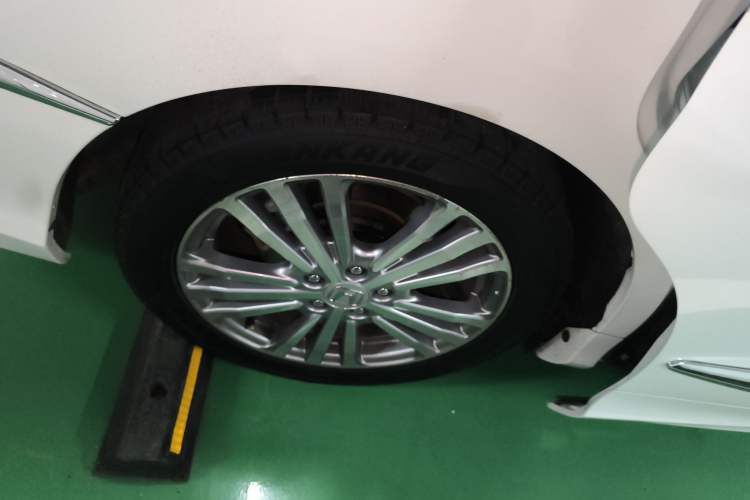 Used Honda Elysion 2016 2.4L Style Edition Right Rear Wheel Hub