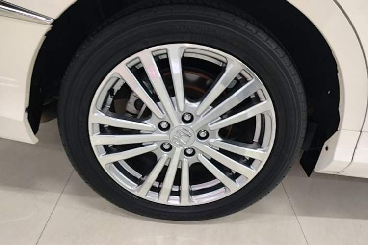Used Honda Elysion 2016 2.4L Style Edition Right Rear Wheel Hub