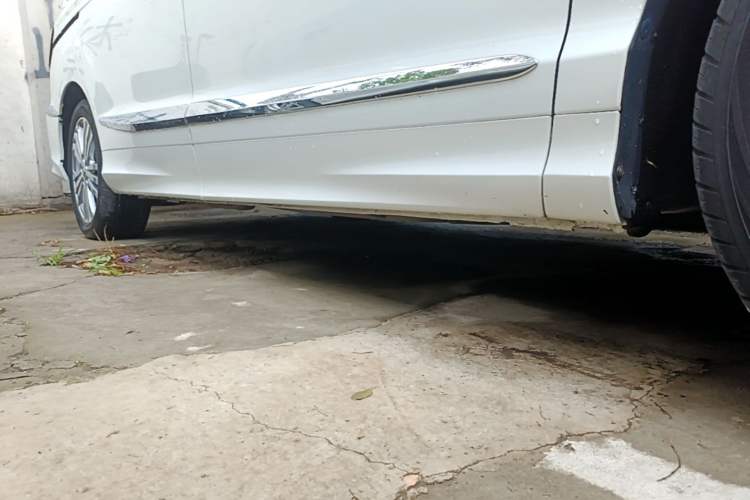 Used Honda Elysion 2016 2.4L Style Edition Right Side Sill