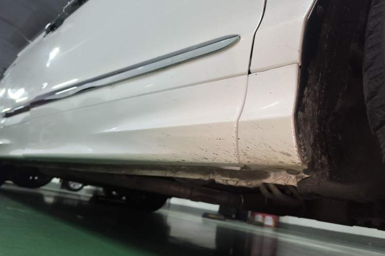 Used Honda Elysion 2016 2.4L Style Edition Right Side Sill