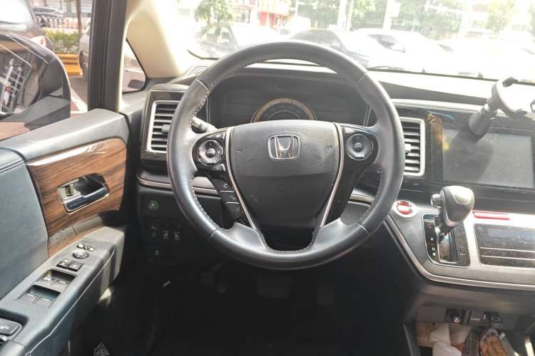 Used Honda Elysion 2016 2.4L Style Edition Steering Wheel